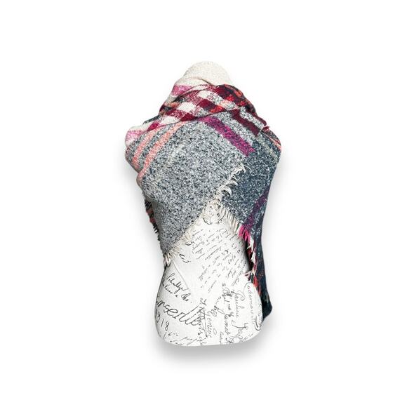 Maurice's Super Soft Multicolor Plaid Pashmina Fringe Scarf Multiple Wear OS - Picture 2 of 4